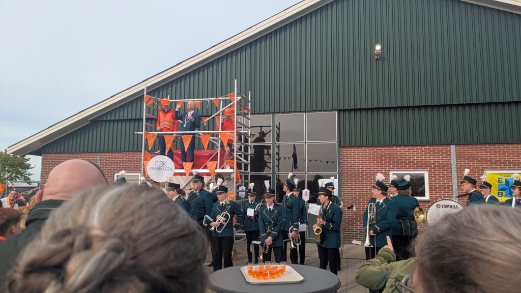 Gezellige zonnige koningsdag (met video)