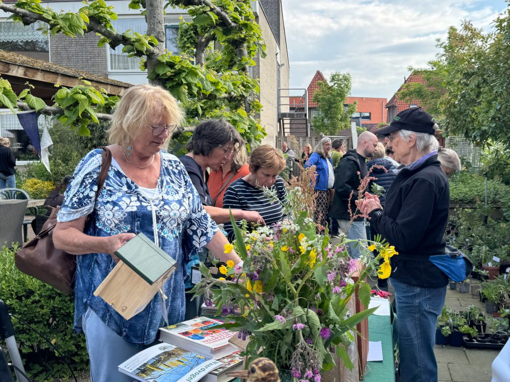 Lentemarkt in Haastrecht trekt veel bezoekers (foto’s)