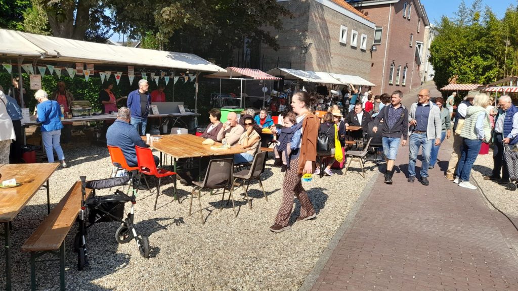 Gezellige rommelmarkt in Gouderak