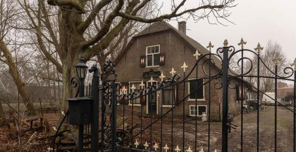Gemeentelijk monument Bloemendaalseweg wordt woonplek voor jongeren met begeleiding