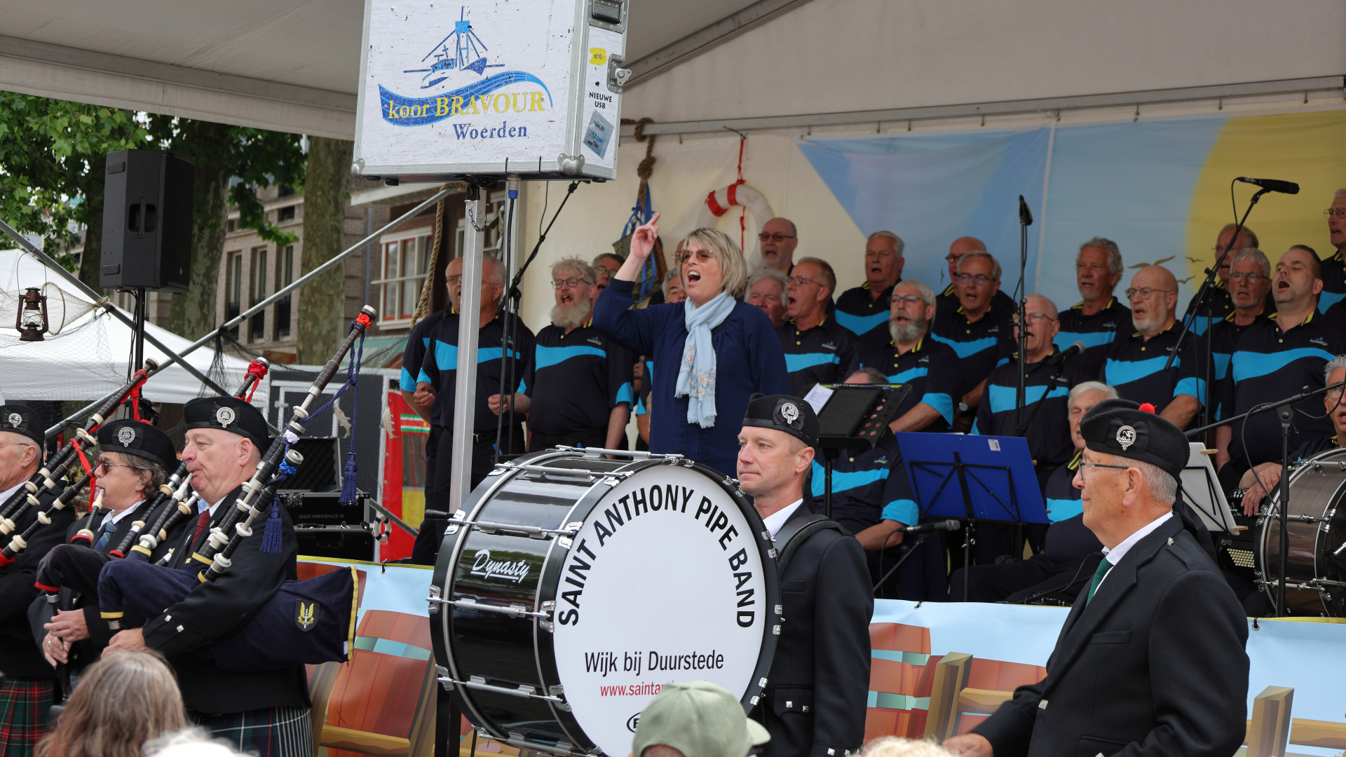 Bravour Shantyfestival laat Woerden zingen