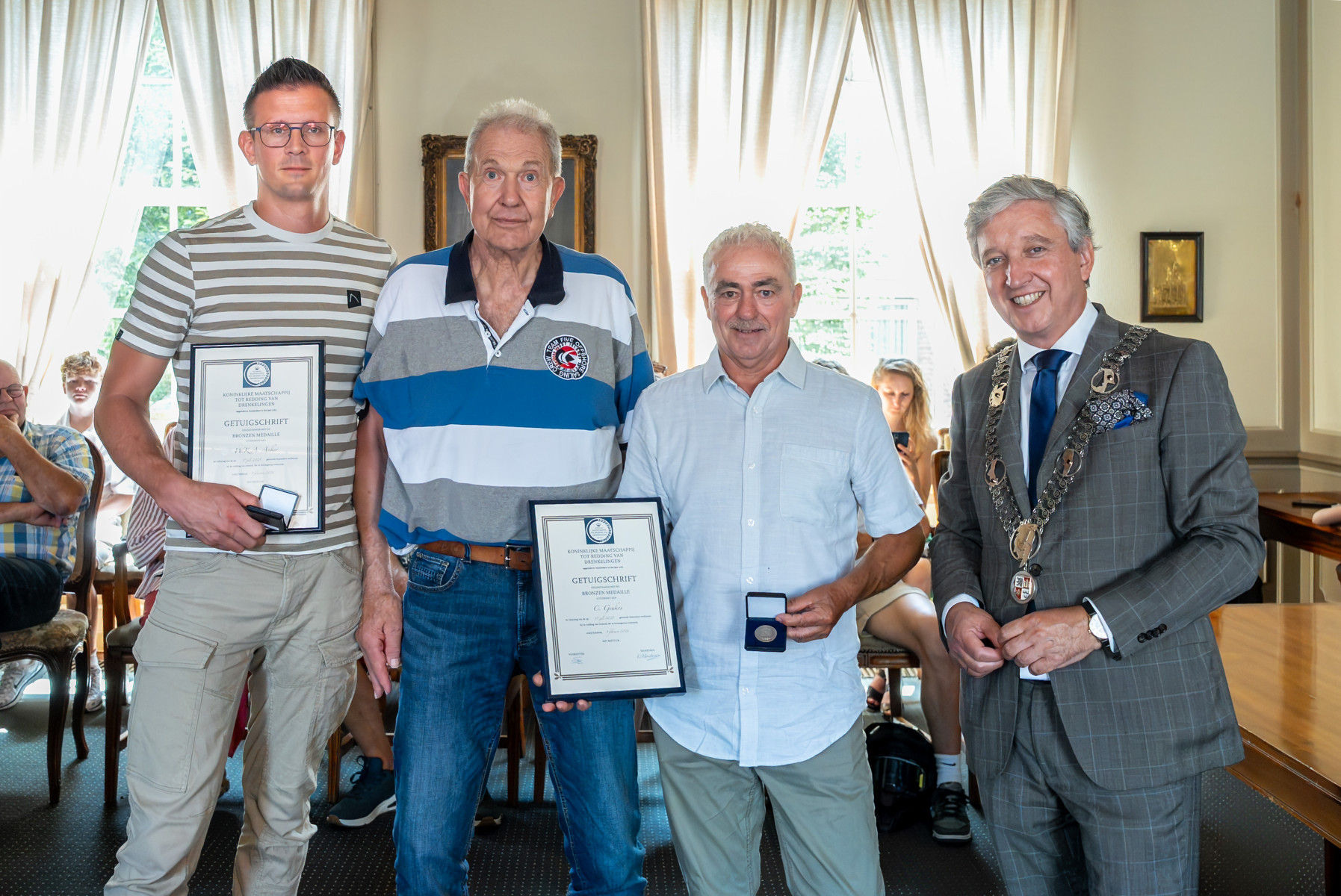 Bronzen medaille voor redders van drenkeling in Bergambacht