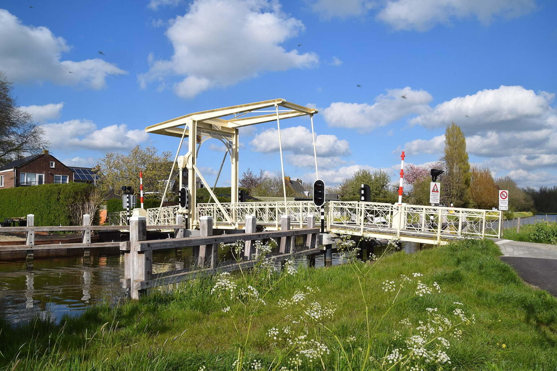 Wilhelmina van Pruisenbrug in Hekendorp voorlopig gestremd voor vaarverkeer