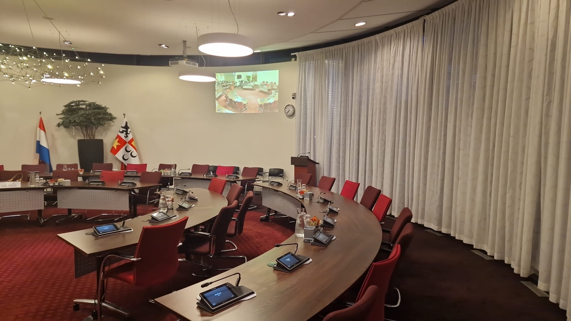 Nieuw college Krimpenerwaard geïnstalleerd; oppositie kraakt 'asieldraai' van Leefbaar Krimpenerwaar