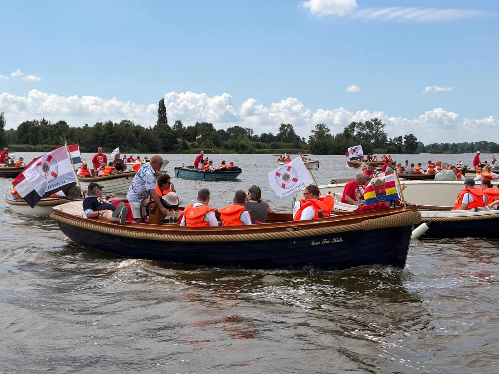 Lions Sloepentocht brengt negentig deelnemers samen op de Reeuwijkse Plassen (met video en foto's)