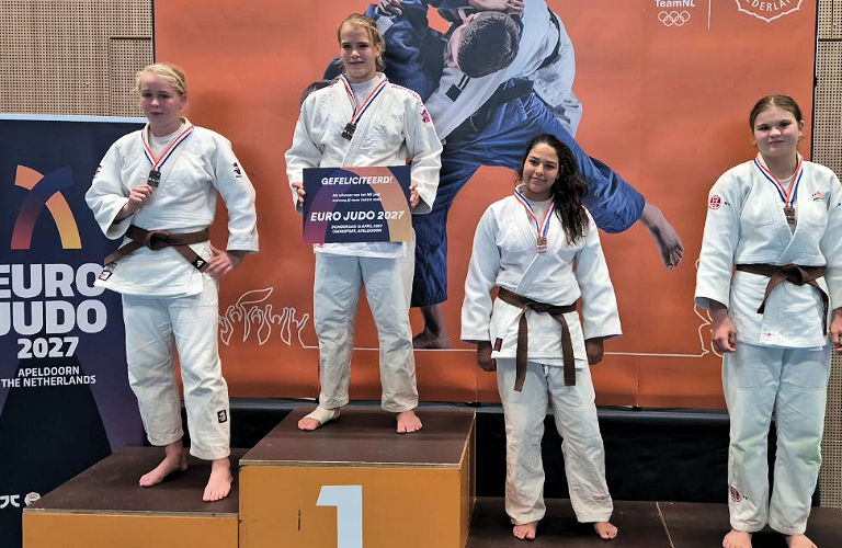 Mette-Marit van Wijngaarden en Sven den Hartogh pakken NJK judotitel