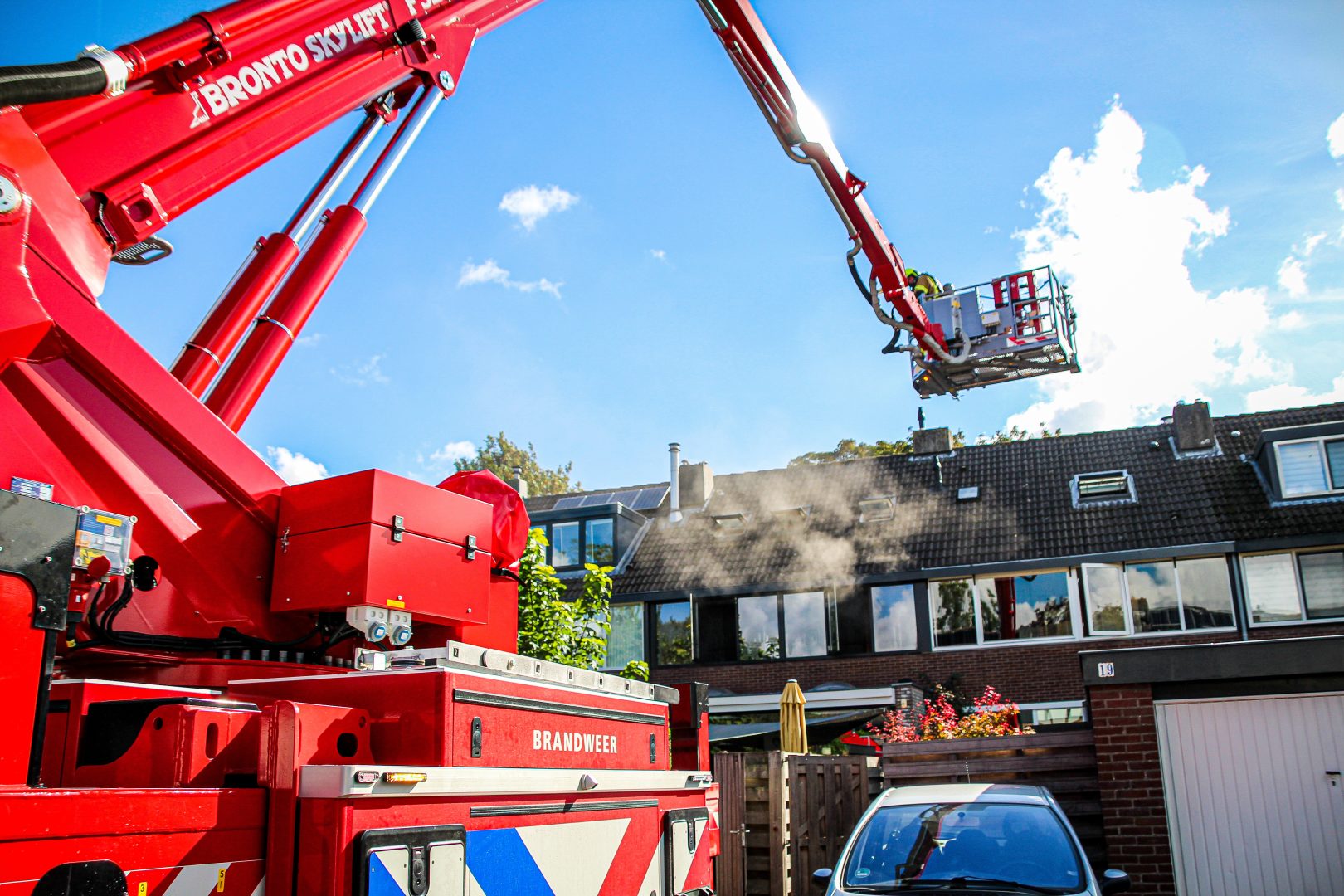Brand in woning Weegbree zorgt voor veel rook
