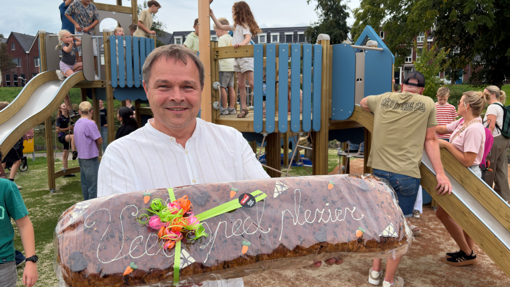Nieuw speelplek mét primeur onder veel gejuich geopend